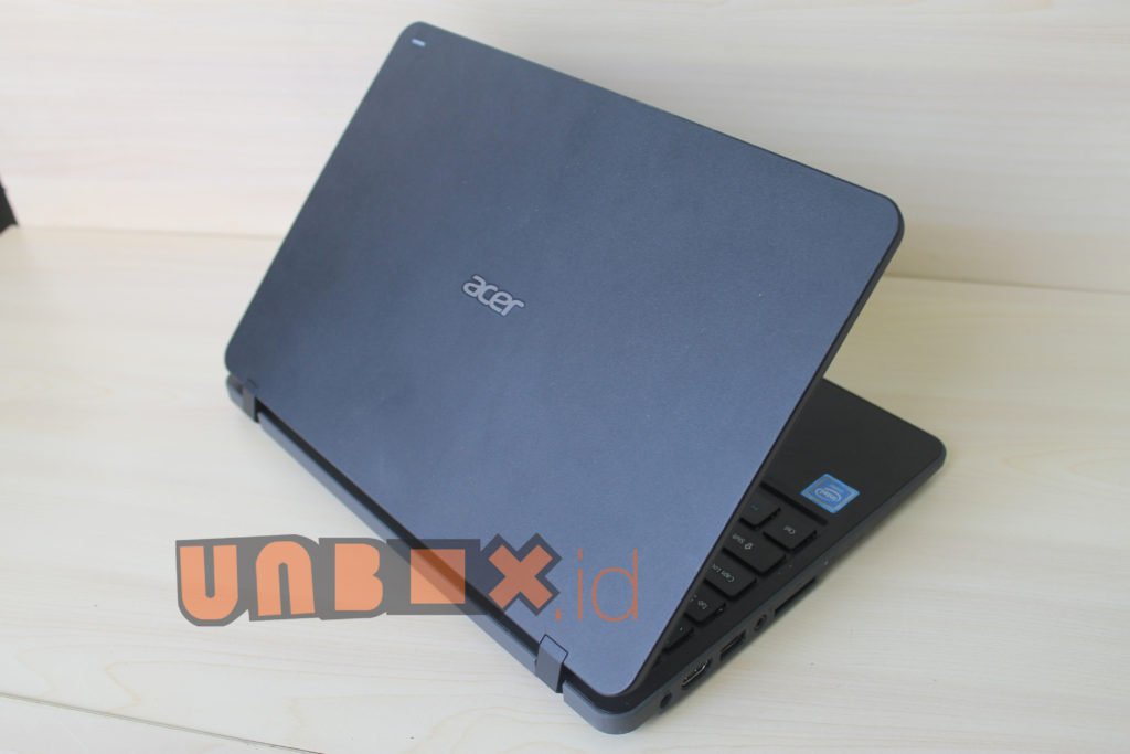 Acer TravelMate B117 