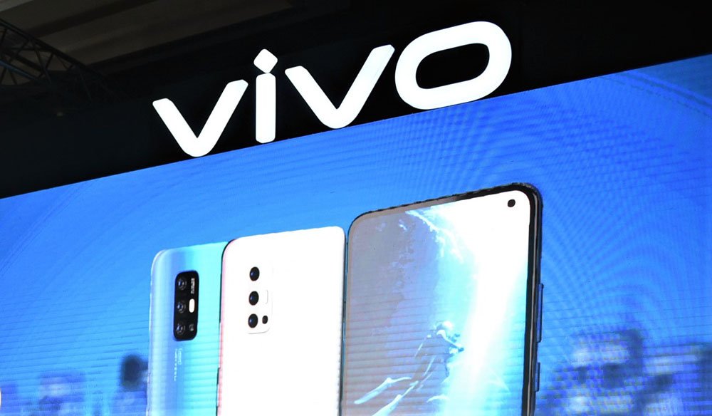 Мем со смартфоном vivo