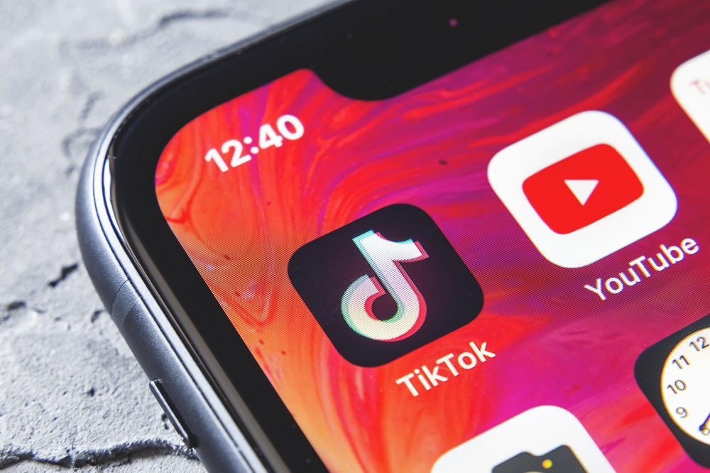 TikTok and YouTube apps