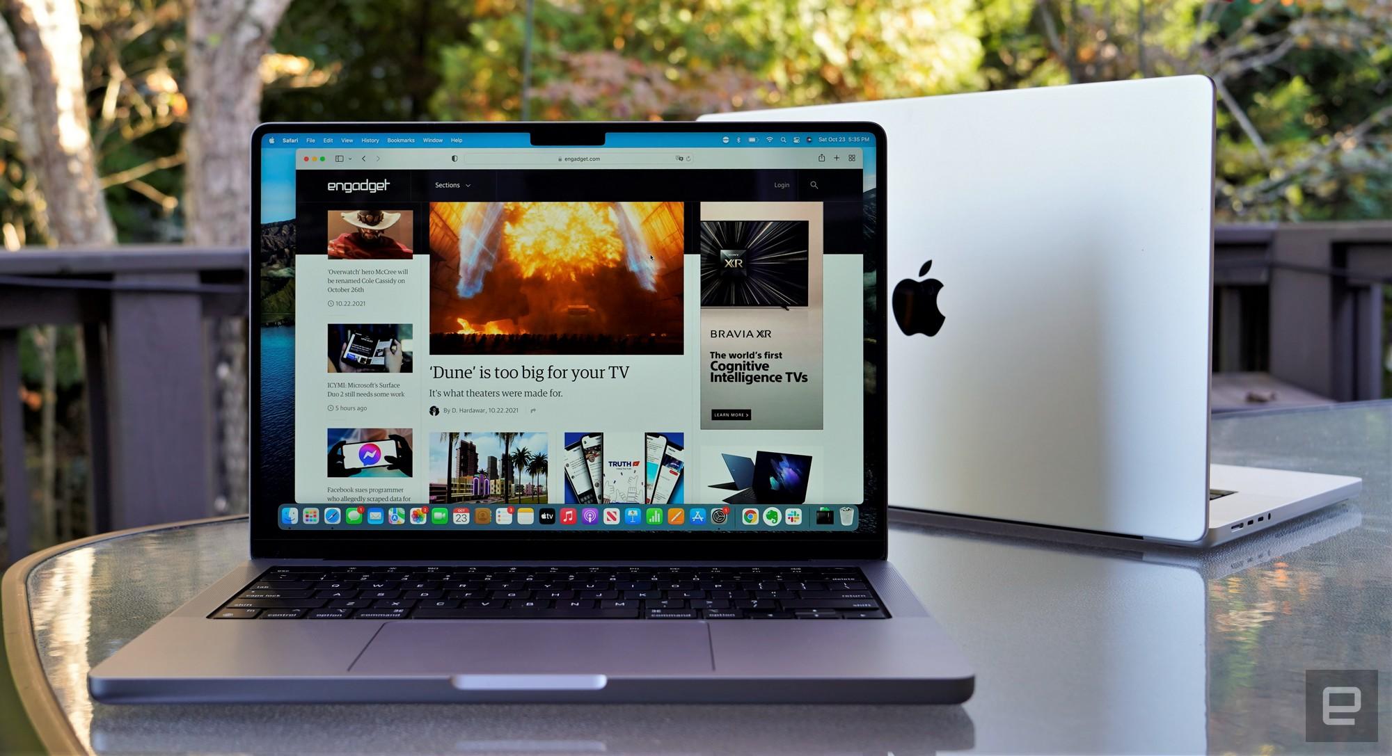 MacBook (sumber: engadget.com)