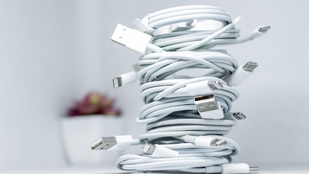 Rekomendasi Kabel HDMI Yang Mudah Dipakai - Unbox.id