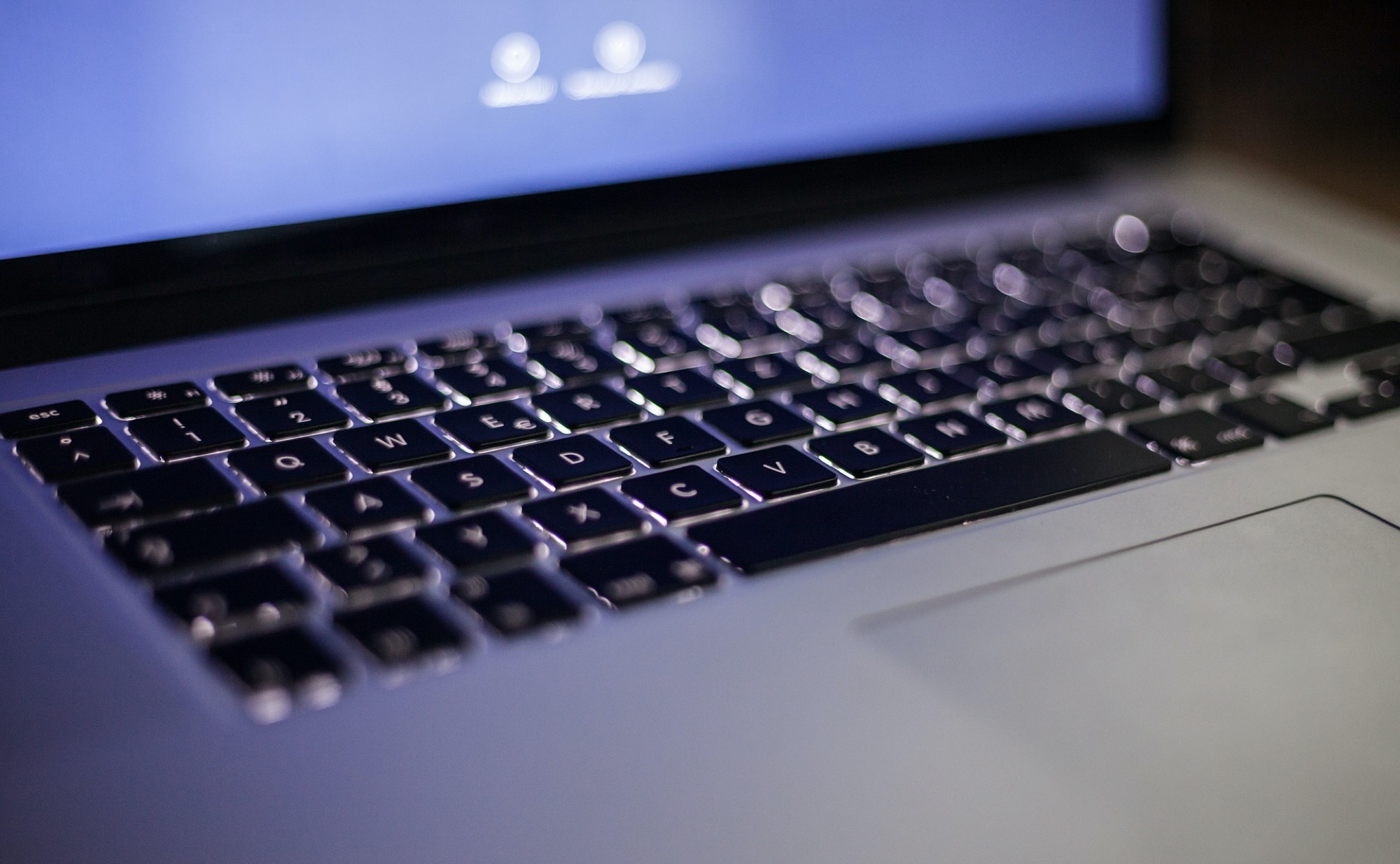 6 Cara Nonaktifkan Lampu Keyboard di MacBook (sumber: idownloadblog.com)