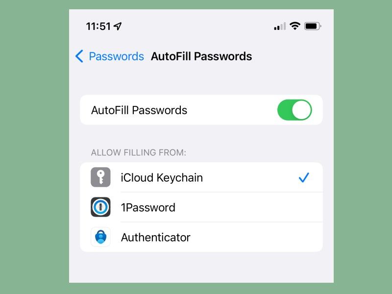 2 Cara Aktifkan Autofill Password di Android dan iOS (sumber: techrepublic.com)