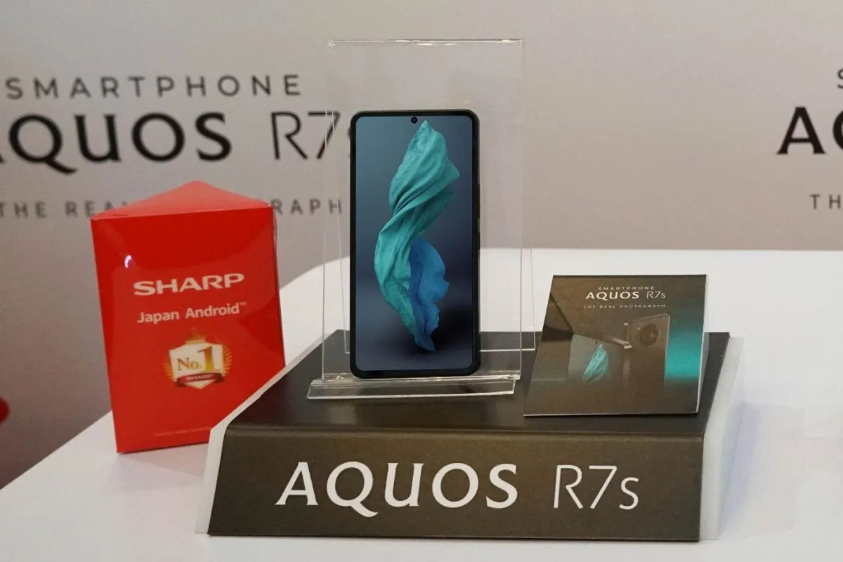 Sharp Aquos R7S_1a