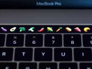 MacBook Pro Touch Bar_3c