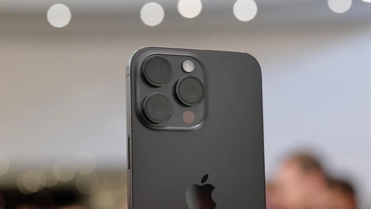 iPhone 15 Pro Max_2b