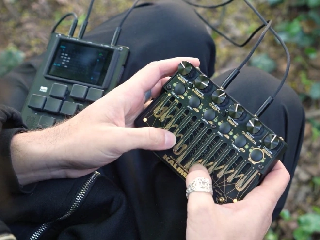 bastl kalimba hybrid instrumen dan synthesizer