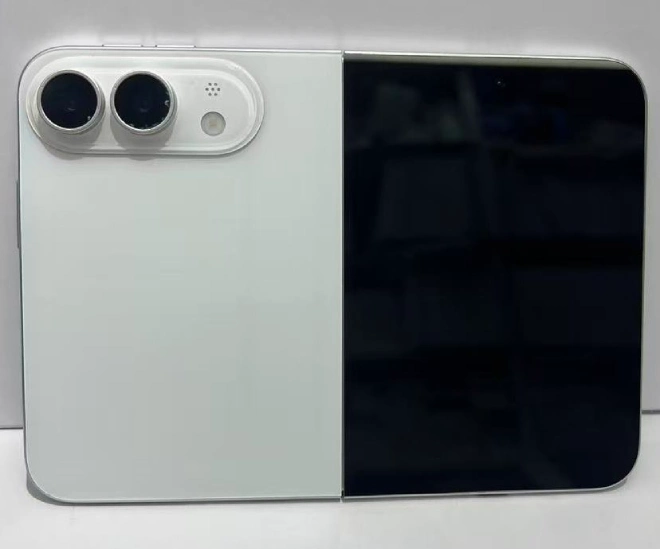 Dummy iPhone Fold