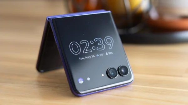 Hp lipat Motorola Razr Ultra 2026
