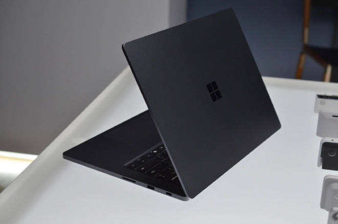 Microsoft Surface Laptop Ultra