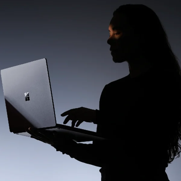 Surface Laptop Ultra dengan Nvidia RTX Spark