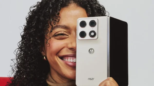 Motorola Razr Fold dijual di Indonesia